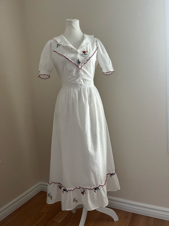 Dresses & Skirts - White Embroidered Cotton Midi Dress with Red Trim